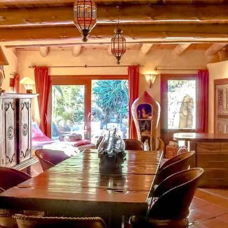 House With 3 Bedrooms In Olmeto With Wonderful Mountain View Enclosed Garden And Wifi 7 Km From The Beach Prázdninový dům