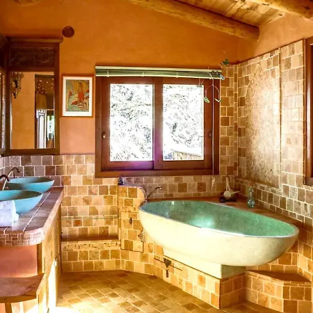 House With 3 Bedrooms In Olmeto With Wonderful Mountain View Enclosed Garden And Wifi 7 Km From The Beach Prázdninový dům